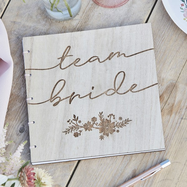 1 Gästebuch - Team Bride - Holz